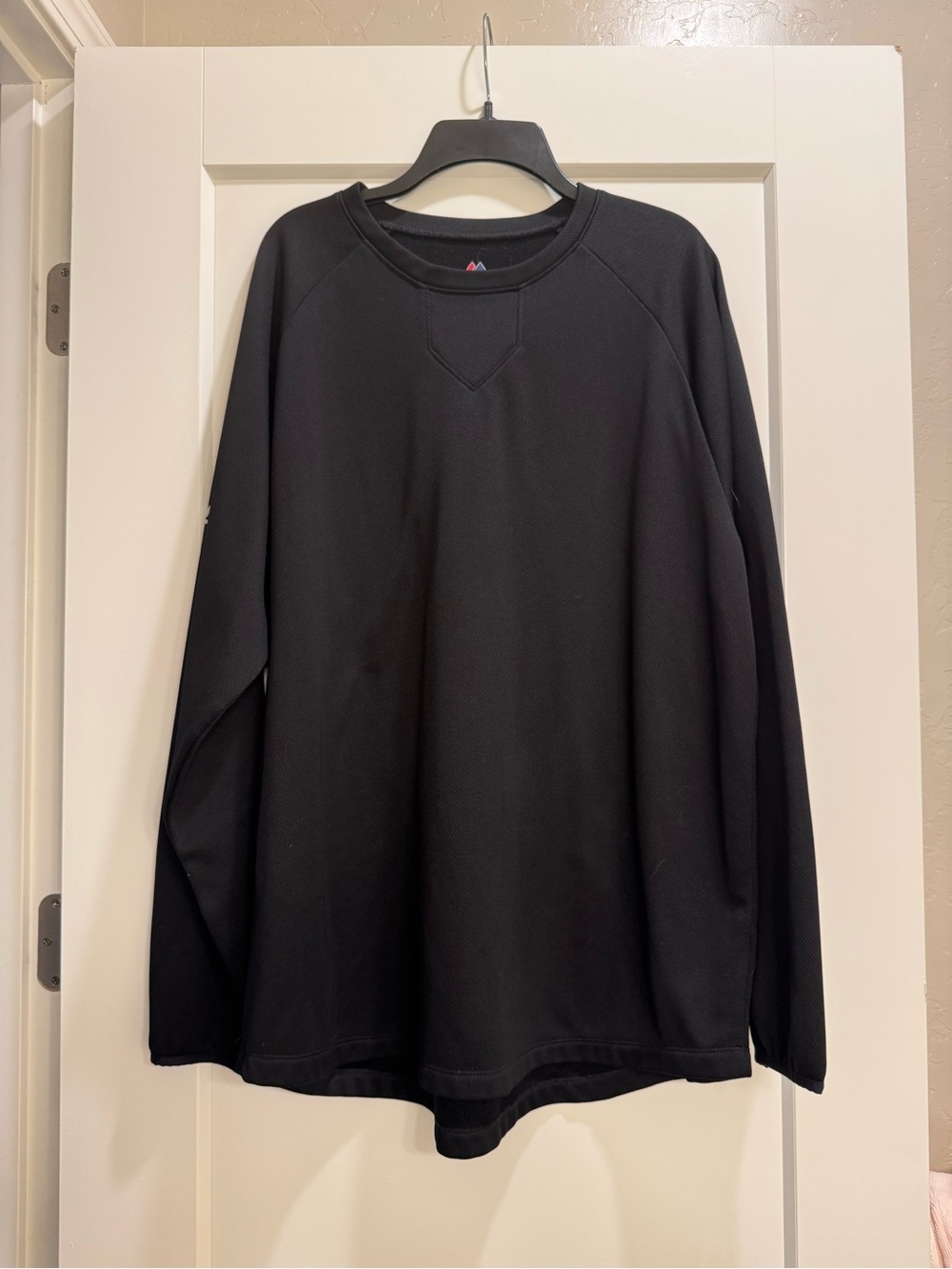 Men's Black Majestic Pullover Size Large